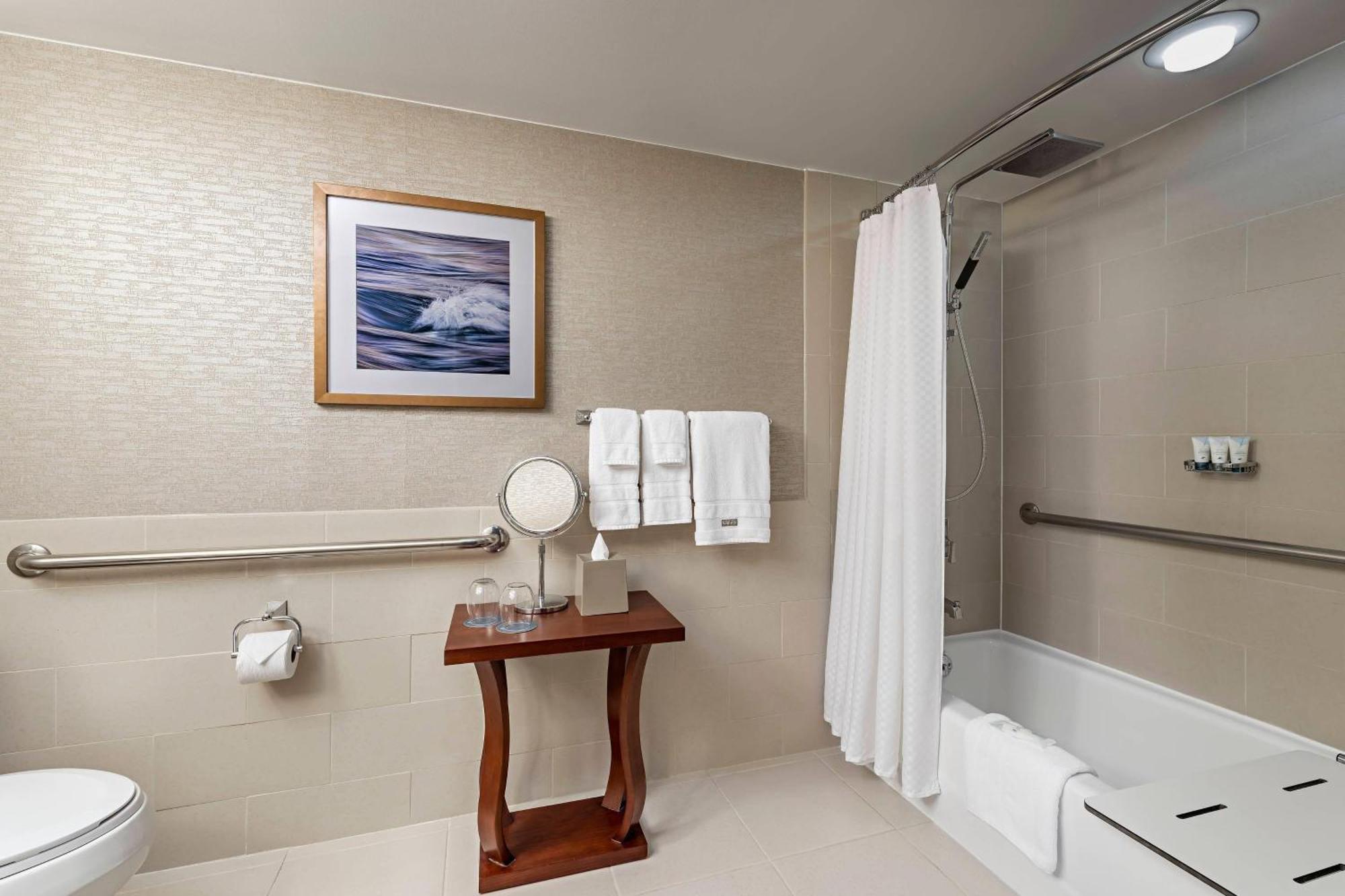Traditional Guest room 1 King,1634397292:JPEG